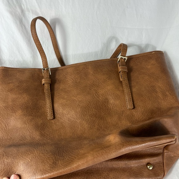 Urban Expressions Robi tote bag in Cognac Brown faux leather - Picture 2 of 7